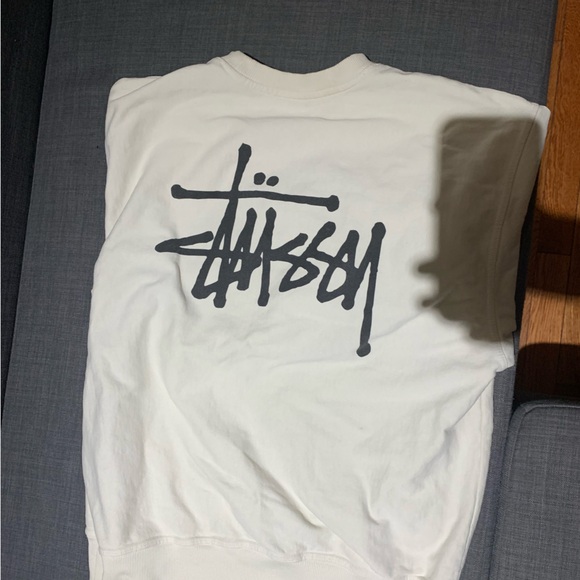 Stussy crewneck sell at 100$ - Picture 2 of 4